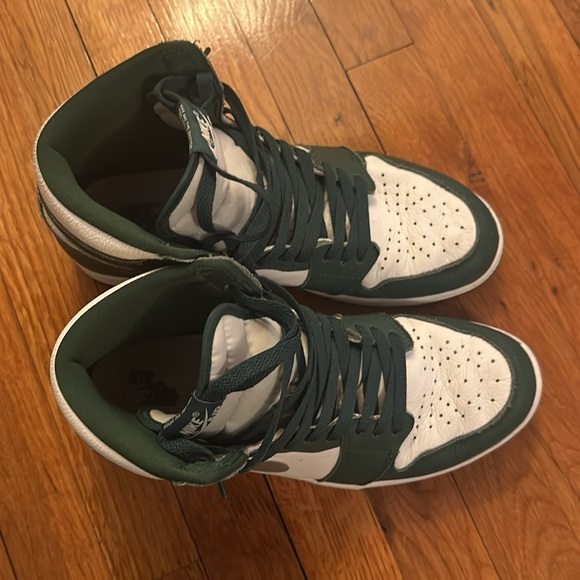 Nike Air Jordan - Picture 2 of 4